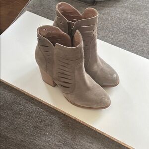 Seychelles Tan Heeled Boots with Stacked Block Heel